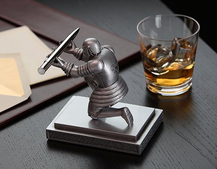 Executive Knight Pen Holder