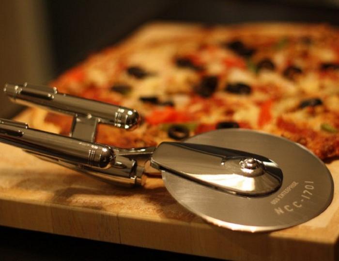 Star Trek Enterprise Pizza Cutter